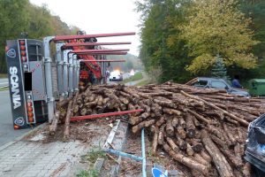 Vorplatz nach dem LKW-Unfall