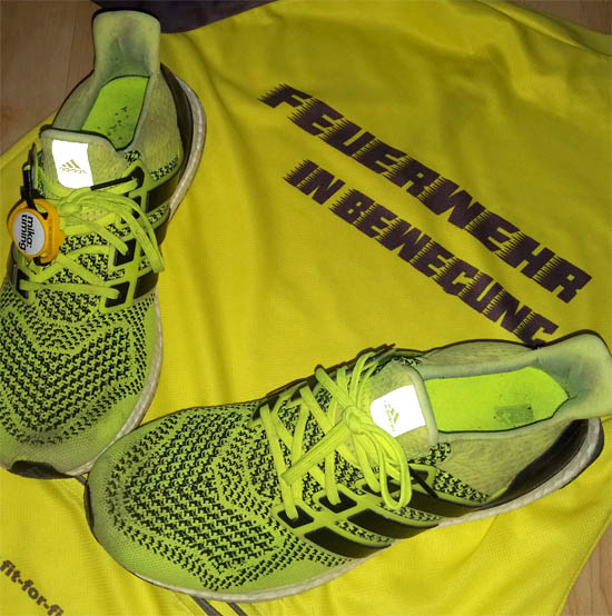 Laufshirt und Laufschuhe